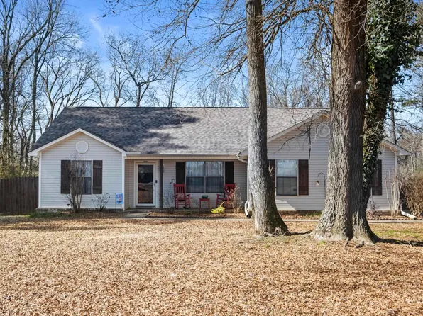 300 Crossroads Cv, Ward, AR 72176