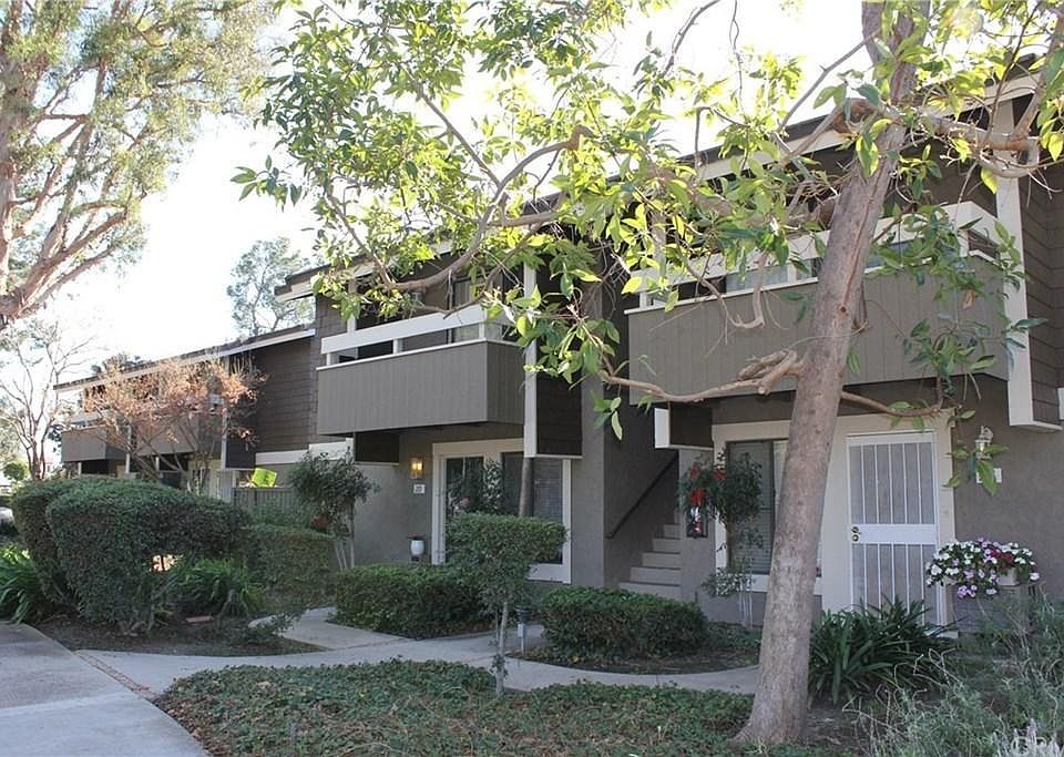 1st image of 220 Springview