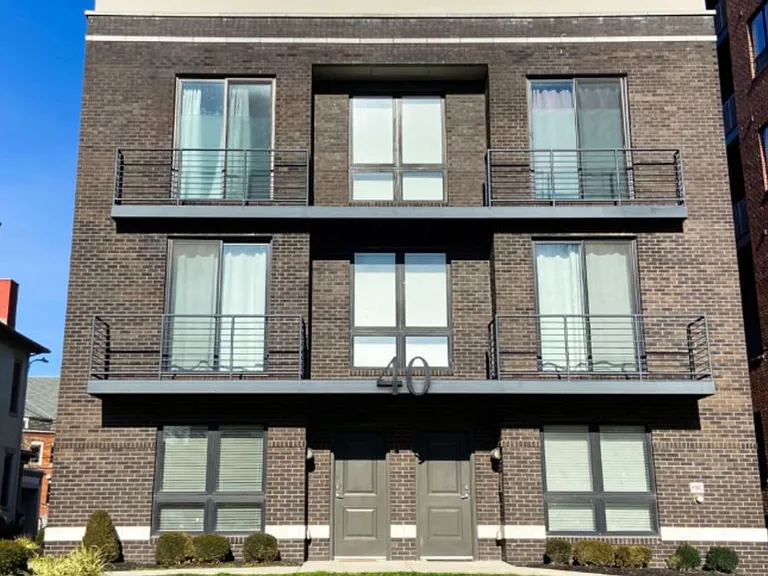 40 West — Photo 28