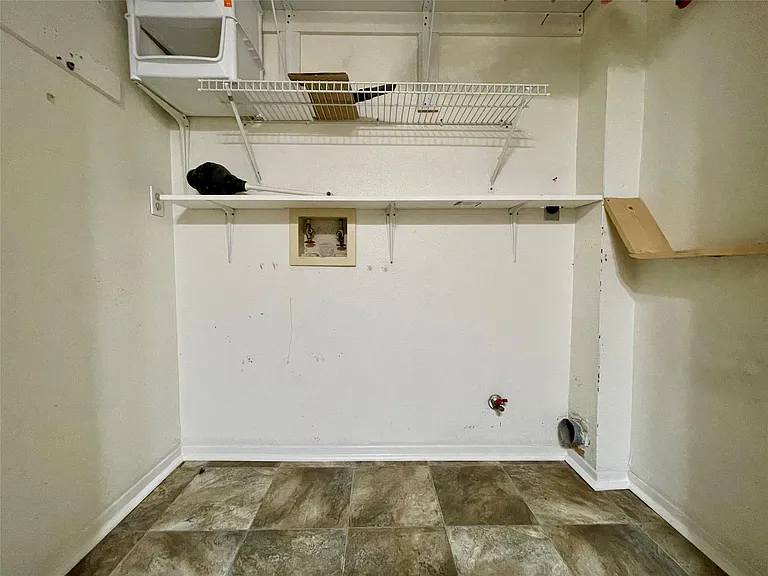 13703 Carsa Ln — Photo 20
