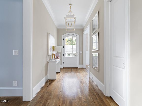 2nd image of 2820 Claremont Rd