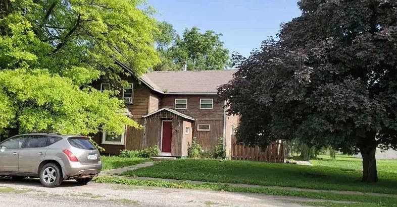 1st image of 95 2nd Ave