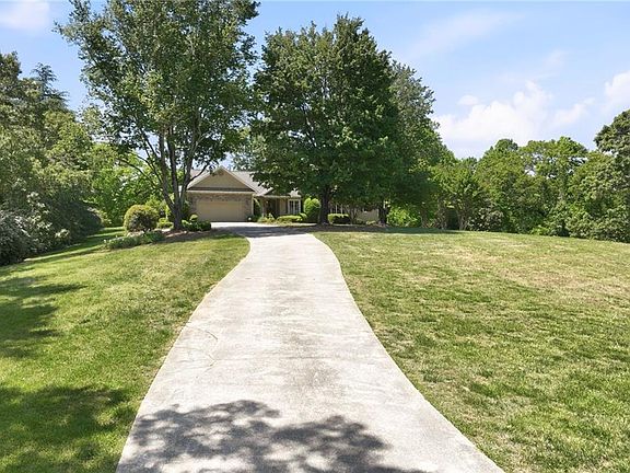 2nd image of 5030 Highland Rd