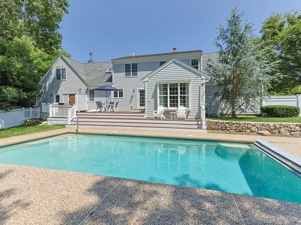 67 Sea Meadow Cir, Barnstable, MA 02630