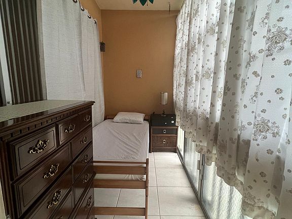 3rd image of 1481 NE Miami Gardens Dr APT 375