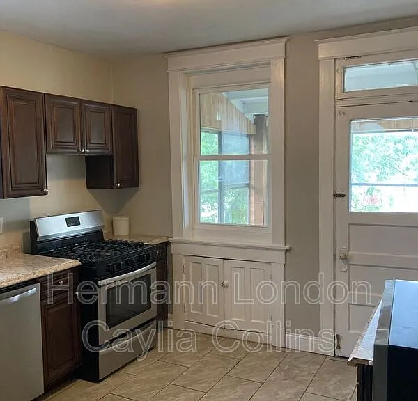 5340 Bancroft Ave #2F — Photo 4