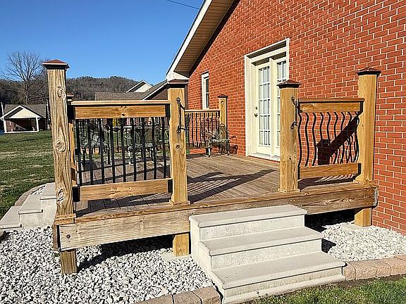 5th image of 599 Lakeside Dr