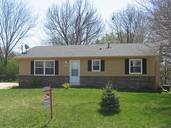 2nd image of 903 3rd St