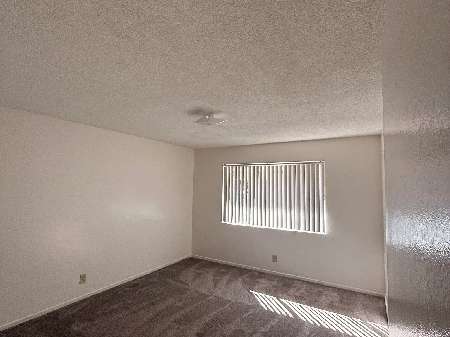 712 N G St — Photo 2