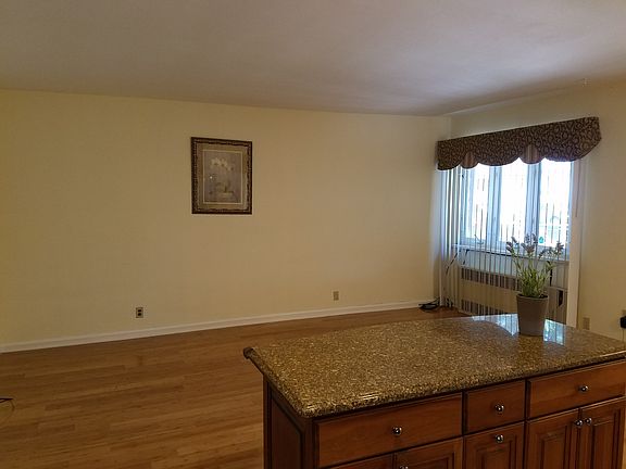 3rd image of 13736 96th St