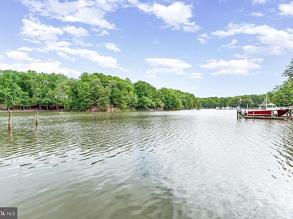4th image of 12641 Calvert Ct