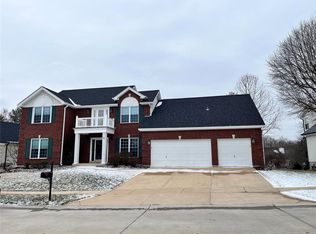 542 Castle Ridge Dr, Ballwin, MO 63021