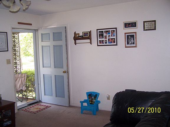 3rd image of 6050 Lexington Dr