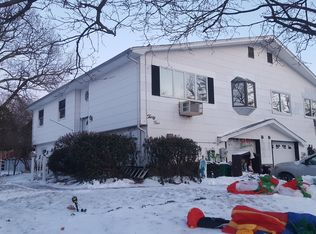 35 Phyllis Dr, Pomona, NY 10970