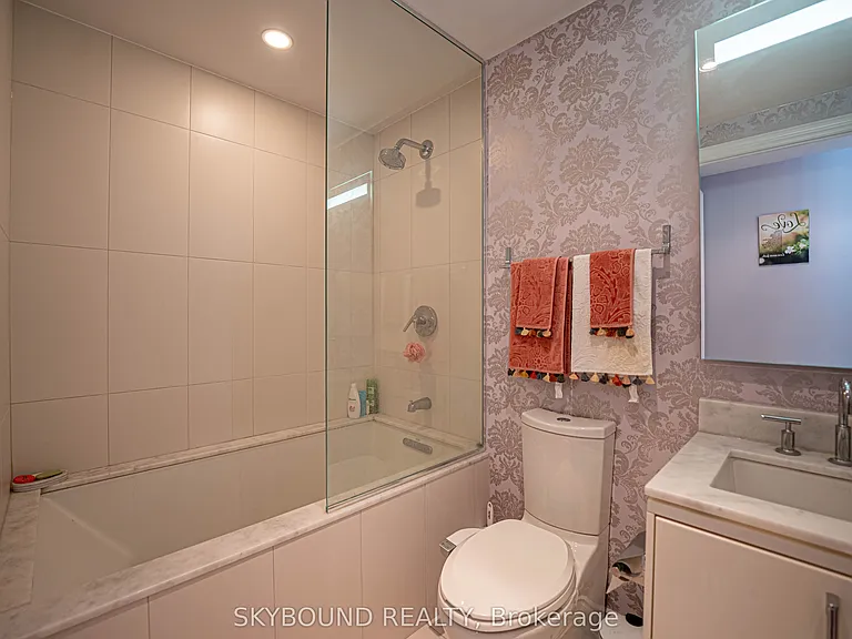 3500 Lakeshore Rd W #420 — Photo 5