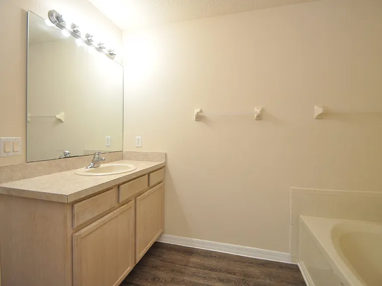 5 Wells Pl #A — Photo 26