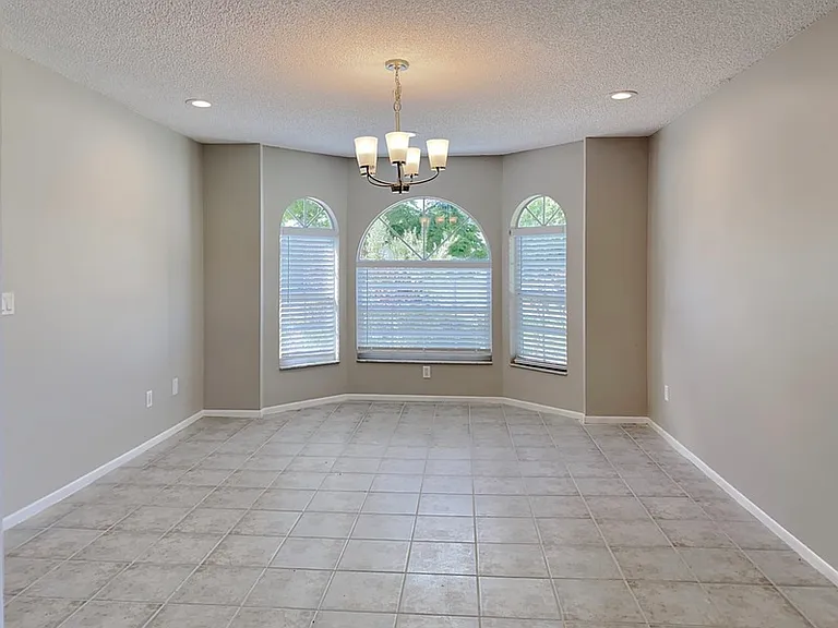 1408 Sugarberry Ln — Photo 7