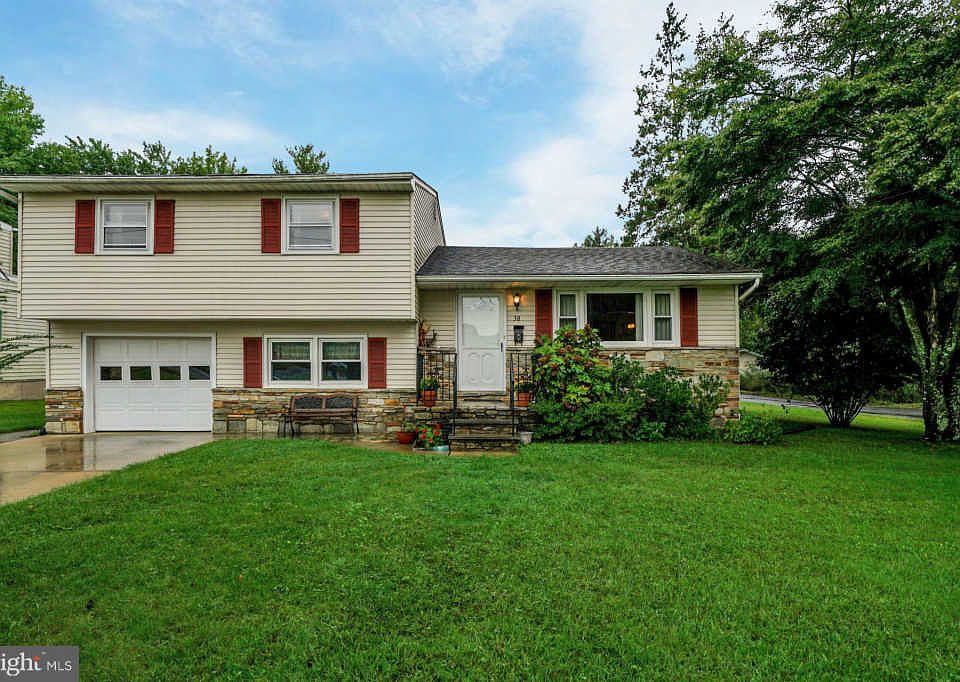 1st image of 30 Rossa Ave