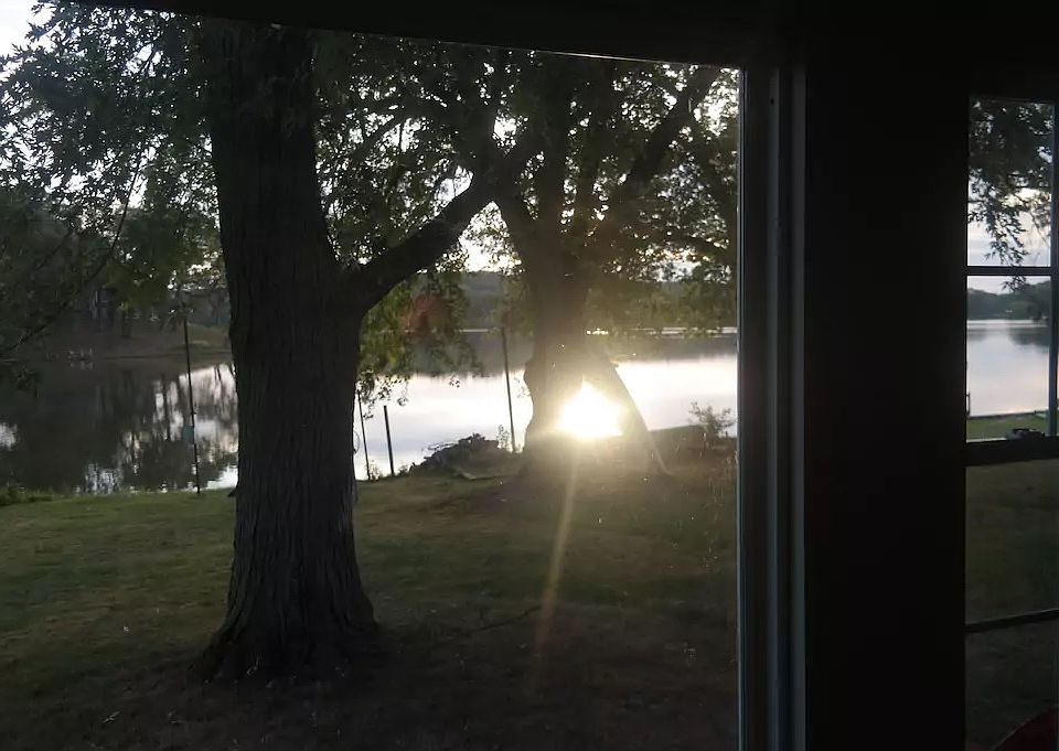 2nd image of 209 W Lakeview Dr