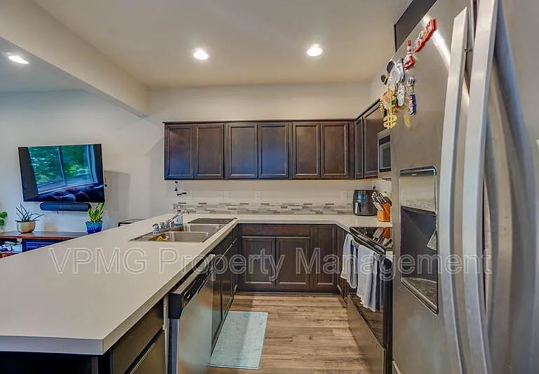 2023 NE Four Seasons Ln — Photo 10