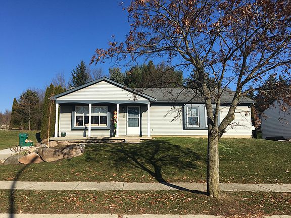 2nd image of 388 Woodlake Dr