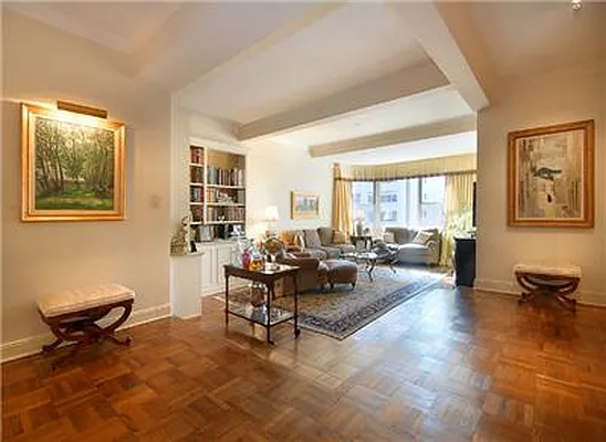 Sold by Warburg | media 14