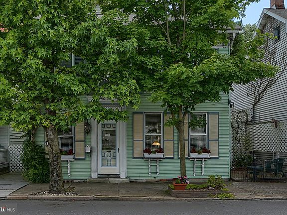 3rd image of 219 S York St