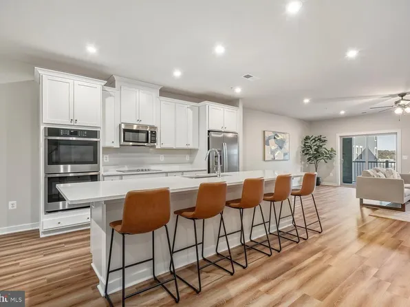 609 Percy Pl, Manassas, VA 20111