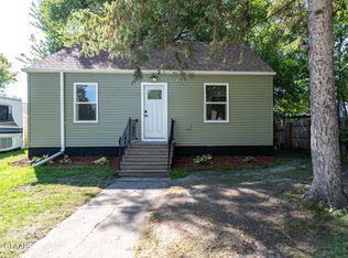 610 S 9th St, Grand Forks, ND 58201