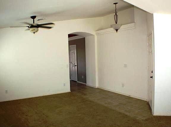4th image of 313 W Settlers Trl