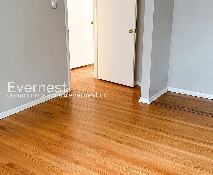 380 Martin Dr — Photo 8