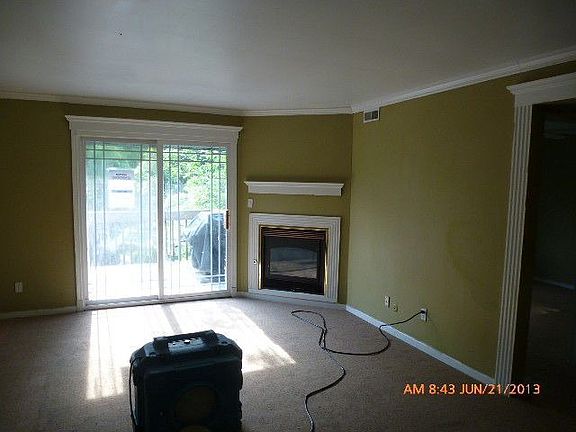5th image of 1990 Tall Oaks Dr APT 3A