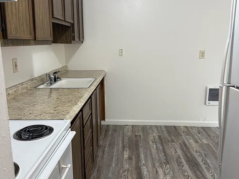 13460 SW Allen Blvd #5 — Photo 8