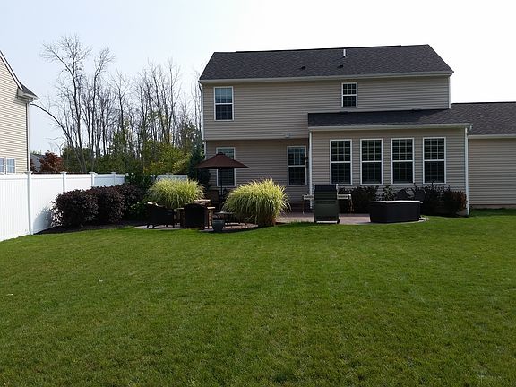 5th image of 79 Waterford Park