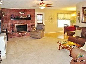 2nd image of 305 Park Ln