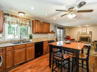 22 Oxford Dr, Franklin, MA 02038