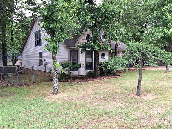2nd image of 840 30th St
