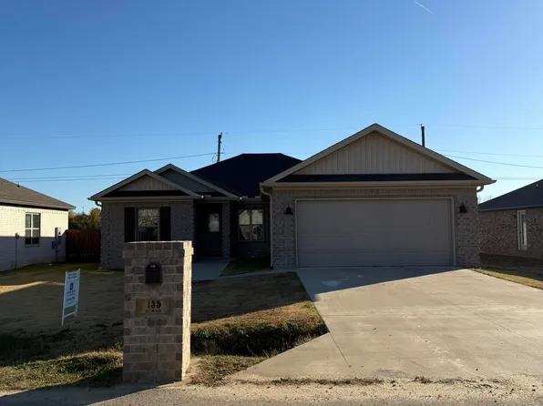 135 Redwood Dr, Bono, AR 72416