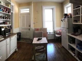 704 W Aldine Ave, Chicago, IL 60657