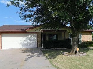 315 NE Skyline Cir, Lawton, OK 73507