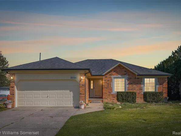 35024 Brighton Dr, Sterling Heights, MI 48310