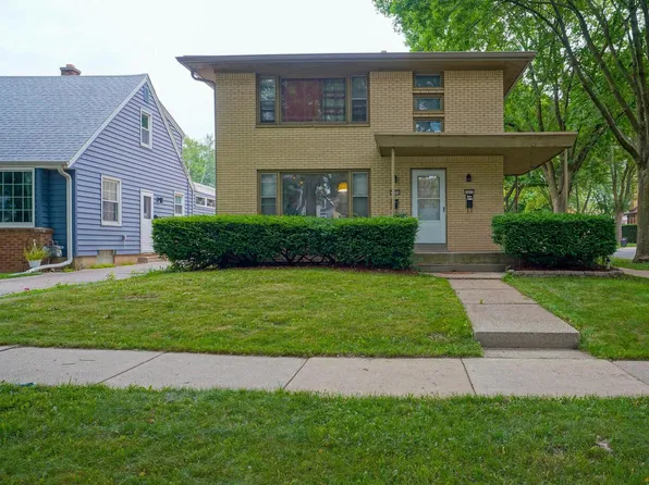 2402 North 69th STREET #2404, Wauwatosa, WI 53213