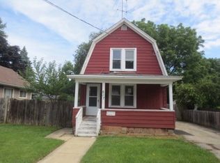 557 W Park Ave, Aurora, IL 60506