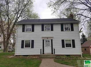 703 Colonial Cir, Storm Lake, IA 50588