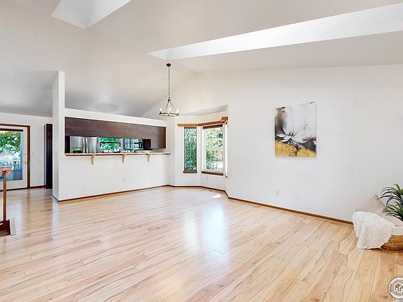 4th image of 2312 Hampshire Sq