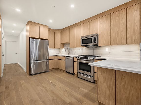 4th image of 17 Orchard St APT 3
