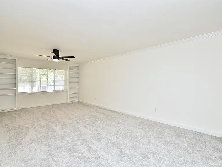 2600 Bellefontaine St #A21 — Photo 26