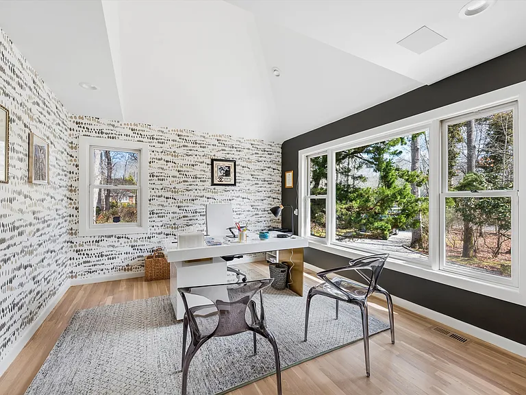 26 Elizabeth Ln — Photo 6