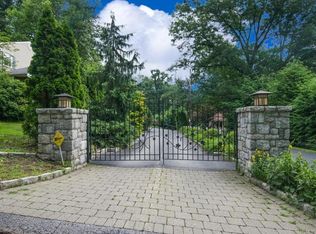 3154 Douglas Dr, Yorktown Heights, NY 10598