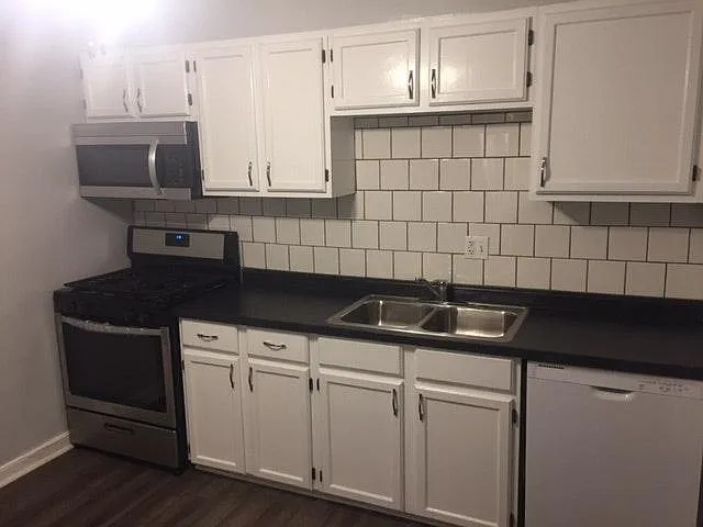 9421 Burlington Ave #2S — Photo 5
